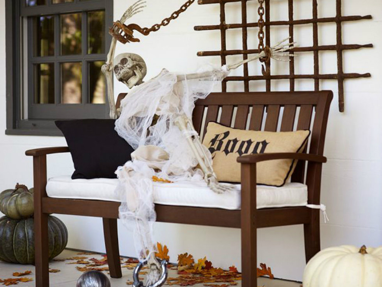 9 Scary Brilliant Outdoor Halloween Decoration Ideas